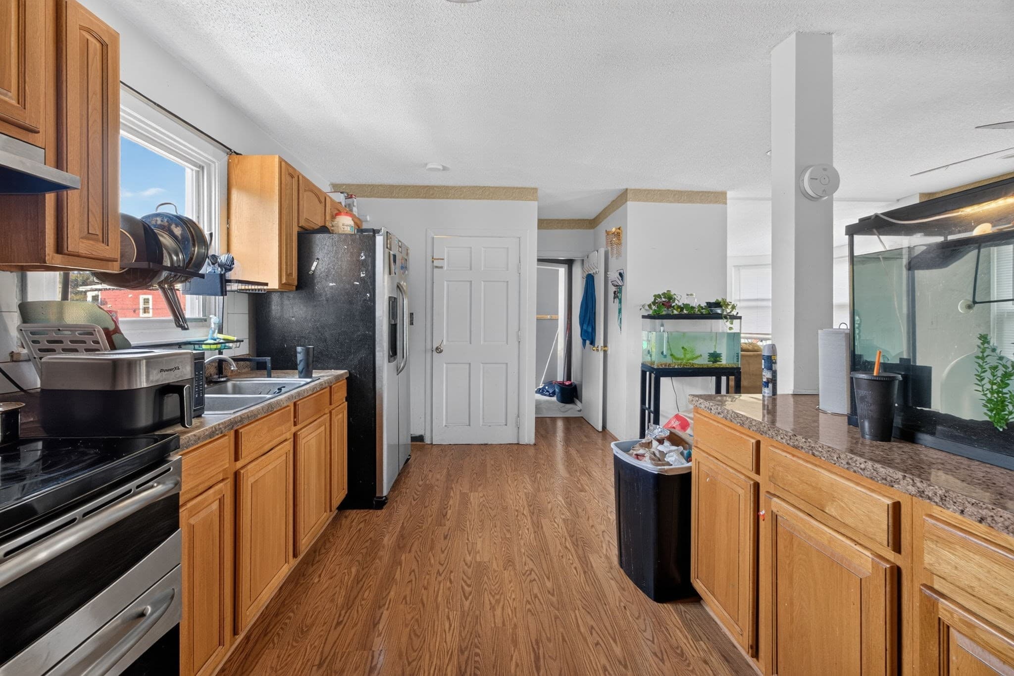 Multi Family at 98 Lafayette Park, Lynn MA 01902, Lynn, photo 5 of 16