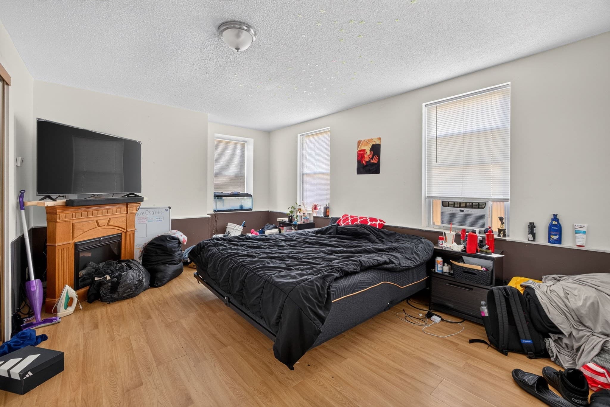 Multi Family at 98 Lafayette Park, Lynn MA 01902, Lynn, photo 9 of 16