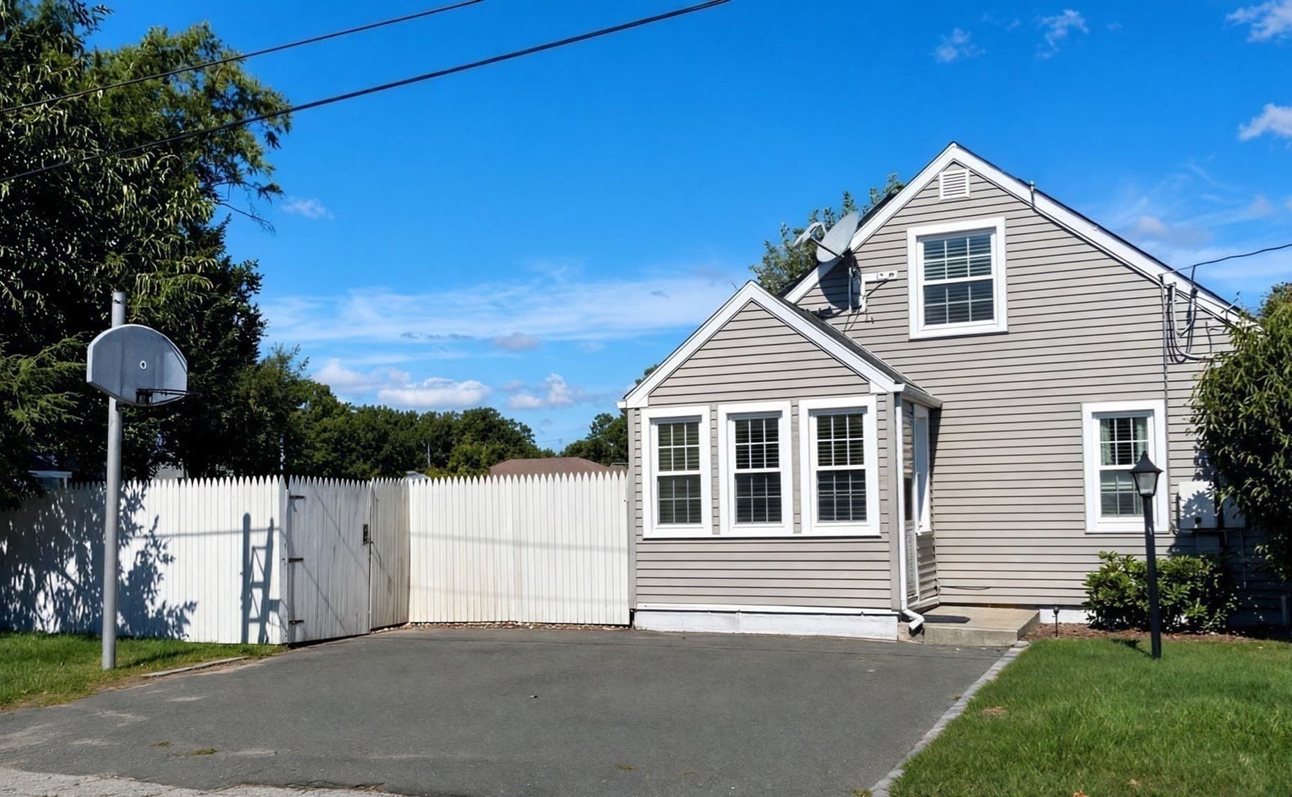 Single Family Residence at 211 Holyoke St, Ludlow MA 01056, Ludlow, photo 41 of 42