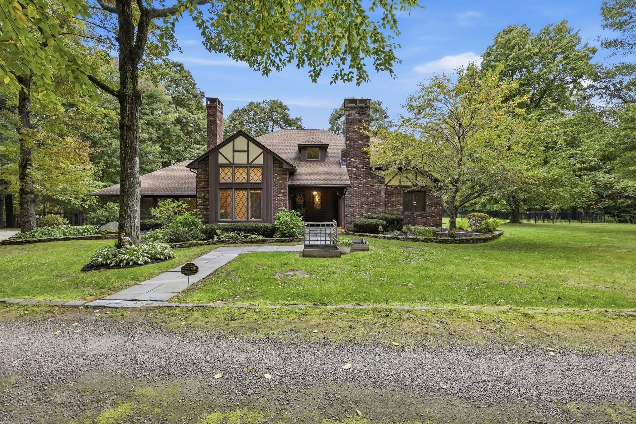 43 Paradise Lake Rd, Monson MA 01057