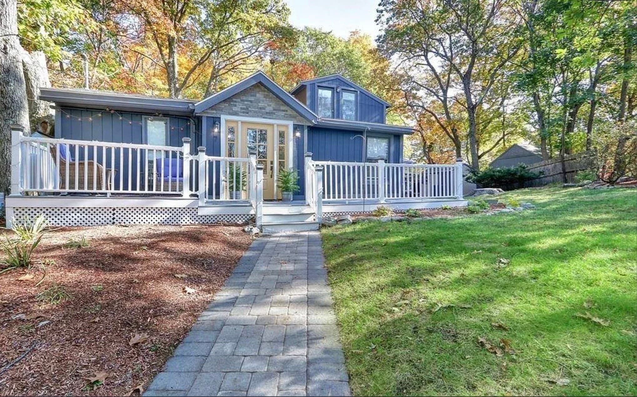 Single Family Residence at 7 West St, Melrose MA 02176, Melrose, photo 2 of 21