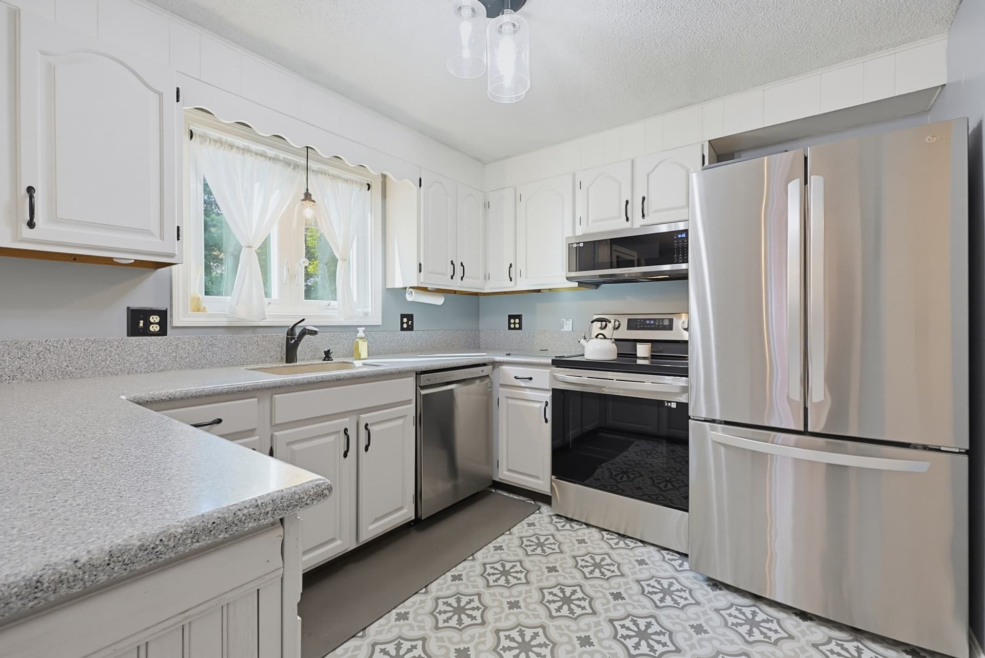 12 Marywood Street # 12, Uxbridge MA 01569