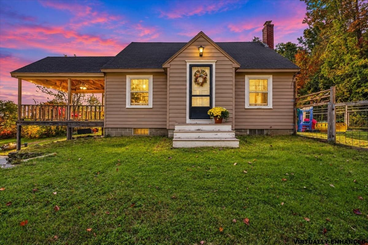 16 Gile Road, Raymond NH 03077