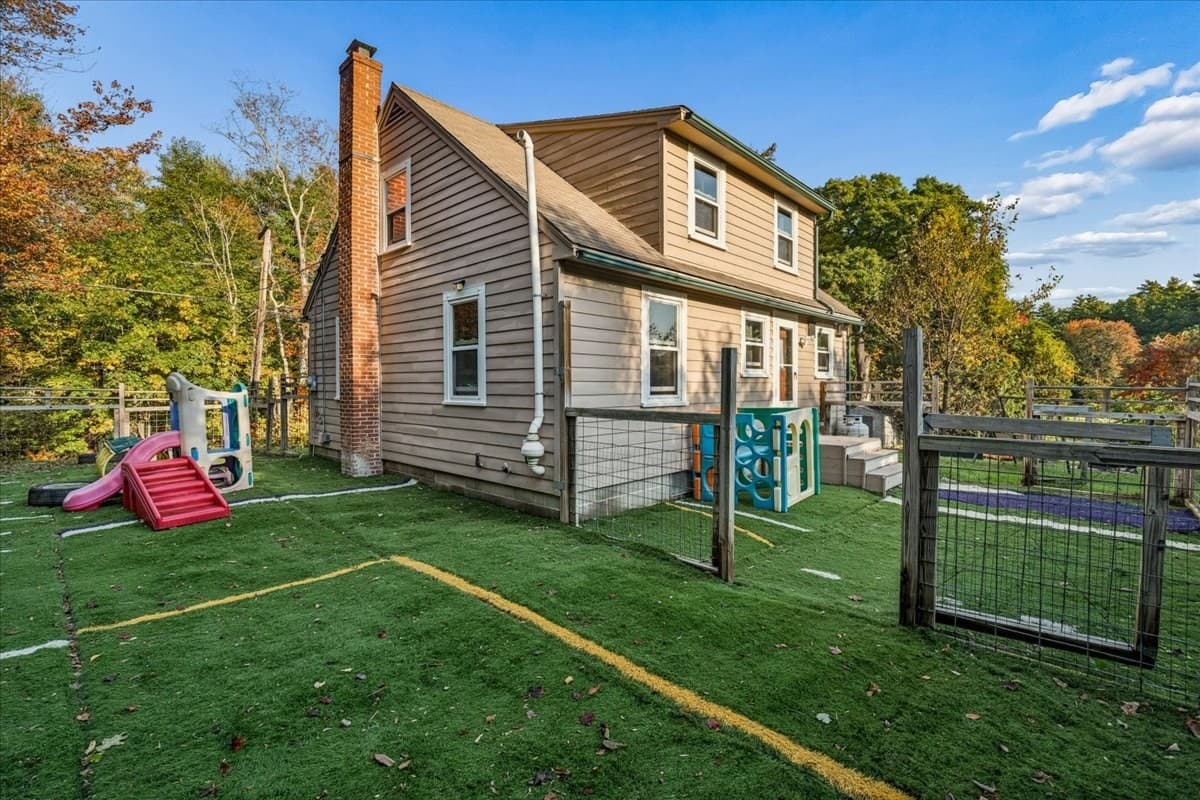 Single Family Residence at 16 Gile Road, Raymond NH 03077, Raymond, photo 5 of 42