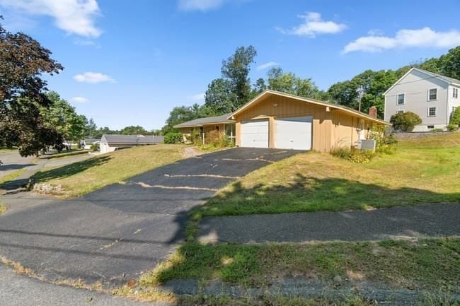 Single Family Residence at 8 Oran Cir, Peabody MA 01960, Peabody, photo 23 of 33