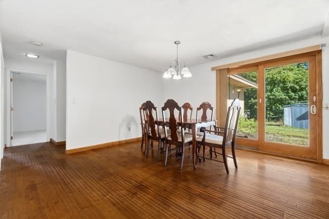 Single Family Residence at 8 Oran Cir, Peabody MA 01960, Peabody, photo 6 of 33