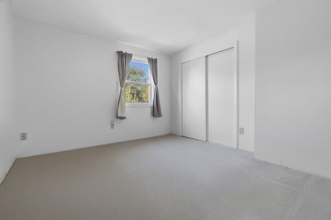 Single Family Residence at 8 Oran Cir, Peabody MA 01960, Peabody, photo 13 of 33
