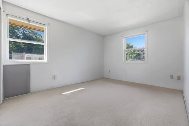 Single Family Residence at 8 Oran Cir, Peabody MA 01960, Peabody, photo 12 of 33