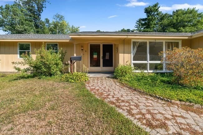Single Family Residence at 8 Oran Cir, Peabody MA 01960, Peabody, photo 32 of 33