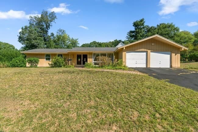 8 Oran Cir, Peabody MA 01960