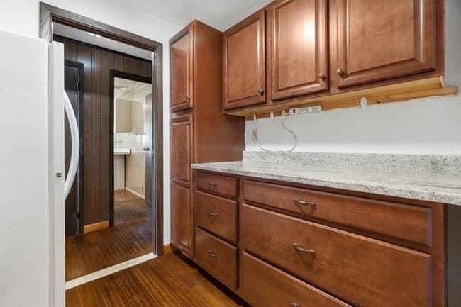 Single Family Residence at 8 Oran Cir, Peabody MA 01960, Peabody, photo 5 of 33