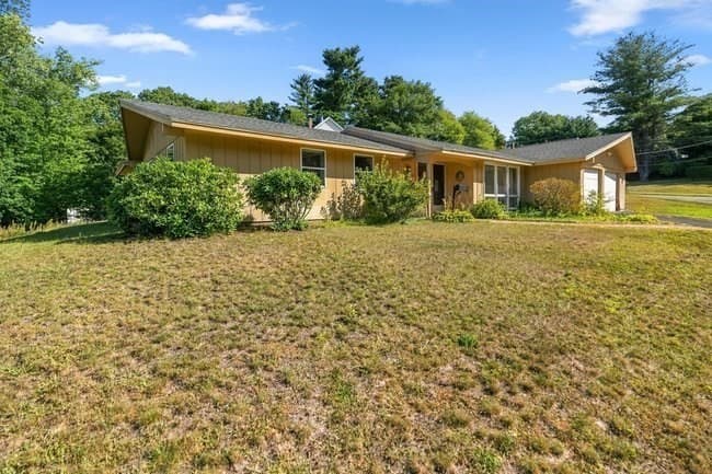 Single Family Residence at 8 Oran Cir, Peabody MA 01960, Peabody, photo 24 of 33