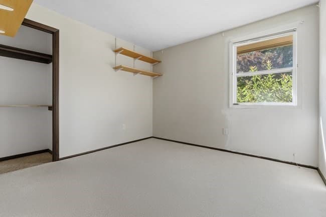 Single Family Residence at 8 Oran Cir, Peabody MA 01960, Peabody, photo 11 of 33