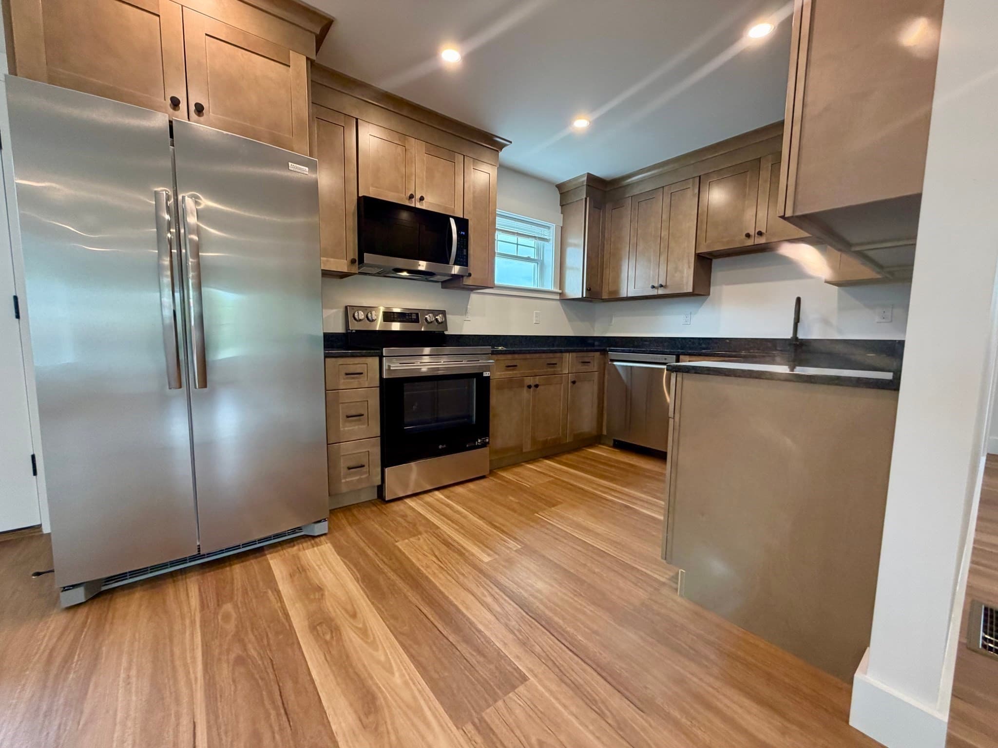 Single Family Residence at 124 S Silver Lane, Sunderland MA 01375, photo 7 of 41