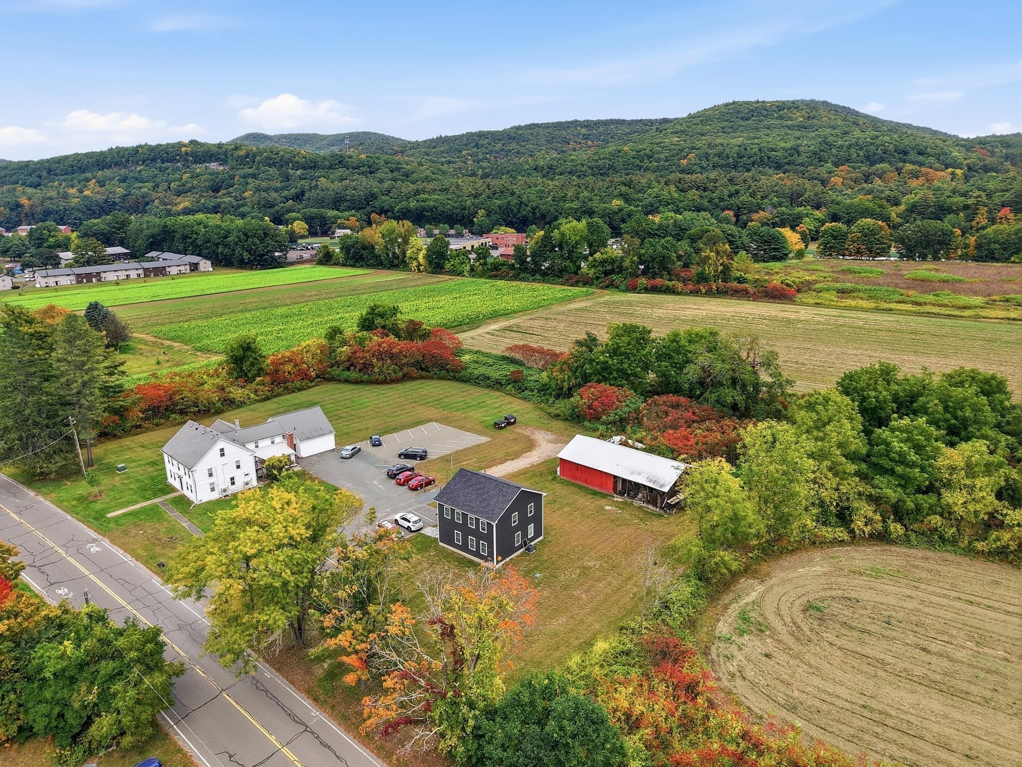 Single Family Residence at 124 S Silver Lane, Sunderland MA 01375, photo 5 of 41