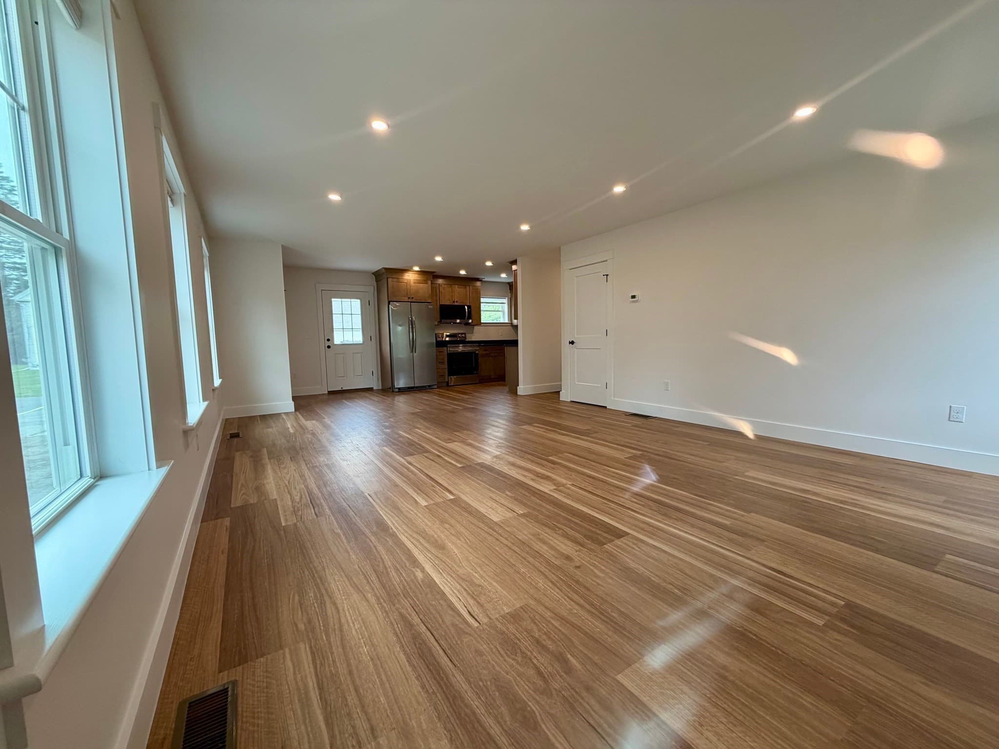 Single Family Residence at 124 S Silver Lane, Sunderland MA 01375, photo 9 of 41