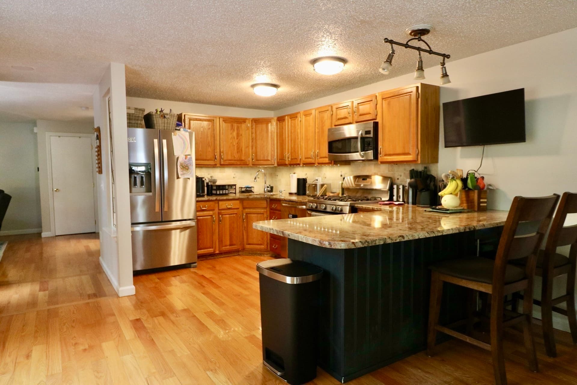 Condominium at 25B Country Club Ln # B, Milford MA 01757, photo 3 of 9
