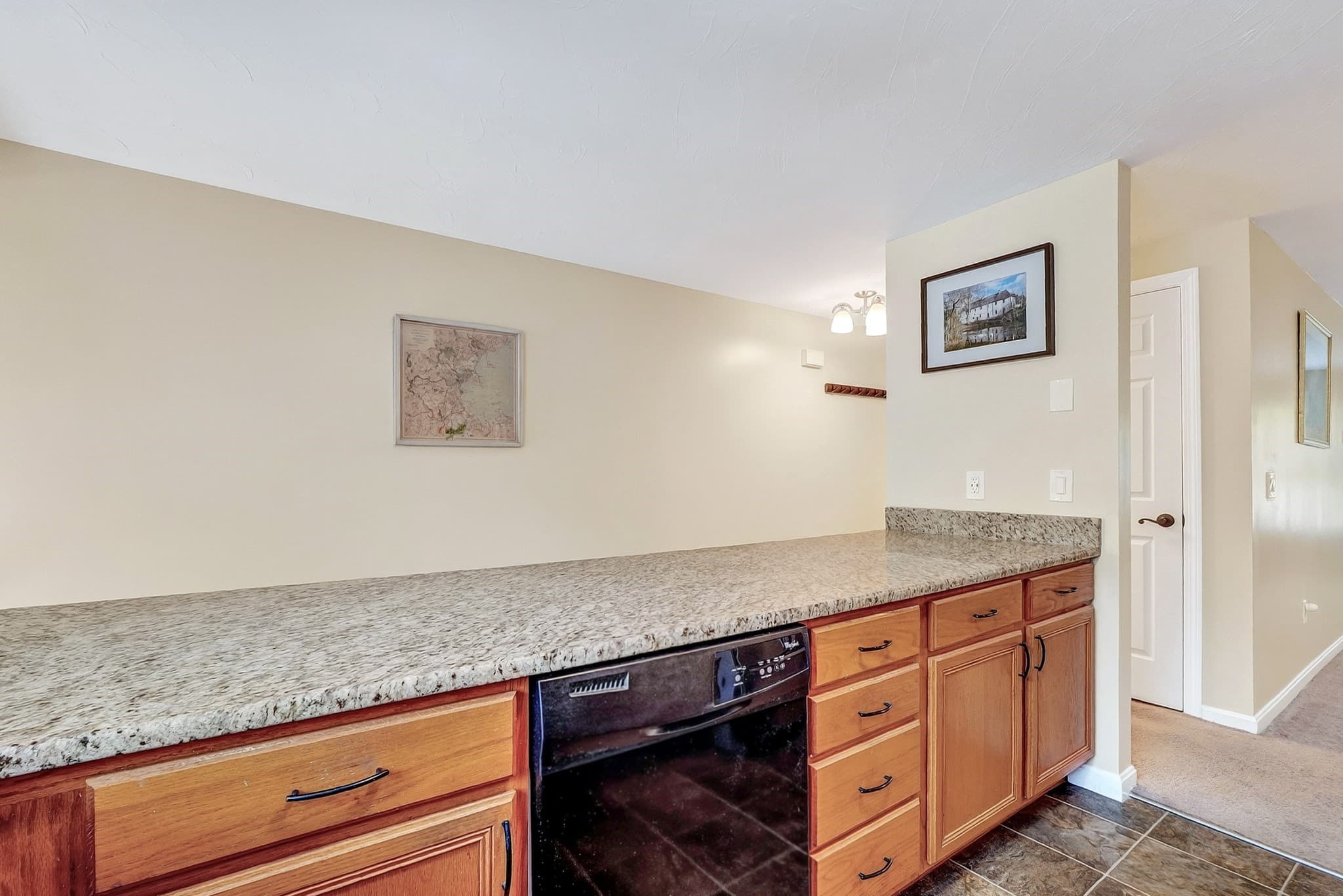 Condominium at 51 Berrington Rd # 51, Leominster MA 01453, Leominster, photo 5 of 40