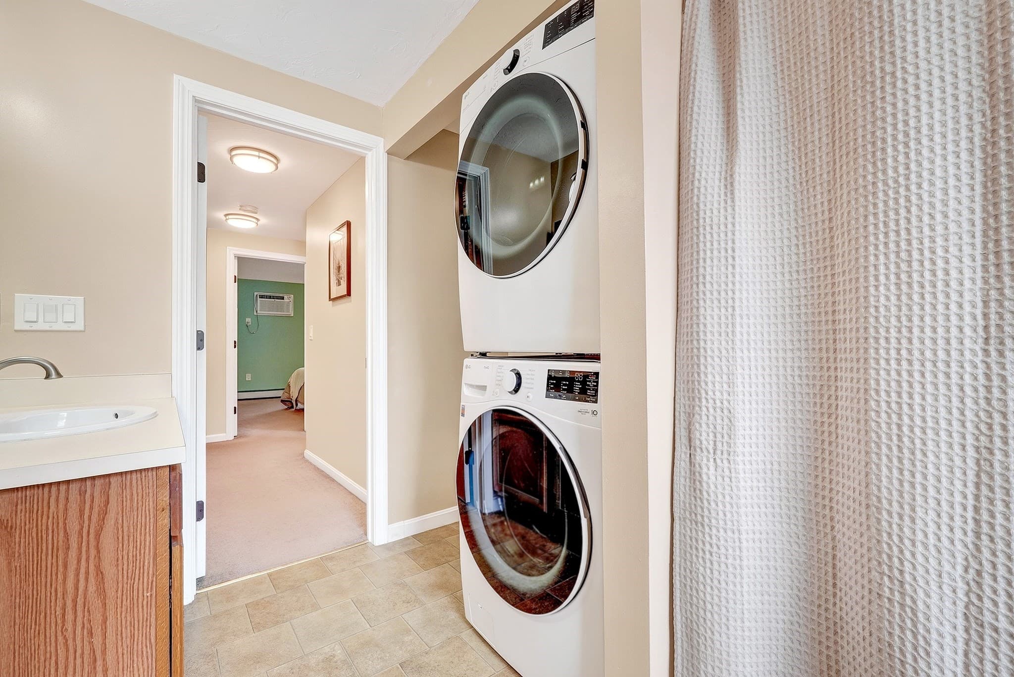 Condominium at 51 Berrington Rd # 51, Leominster MA 01453, Leominster, photo 24 of 40