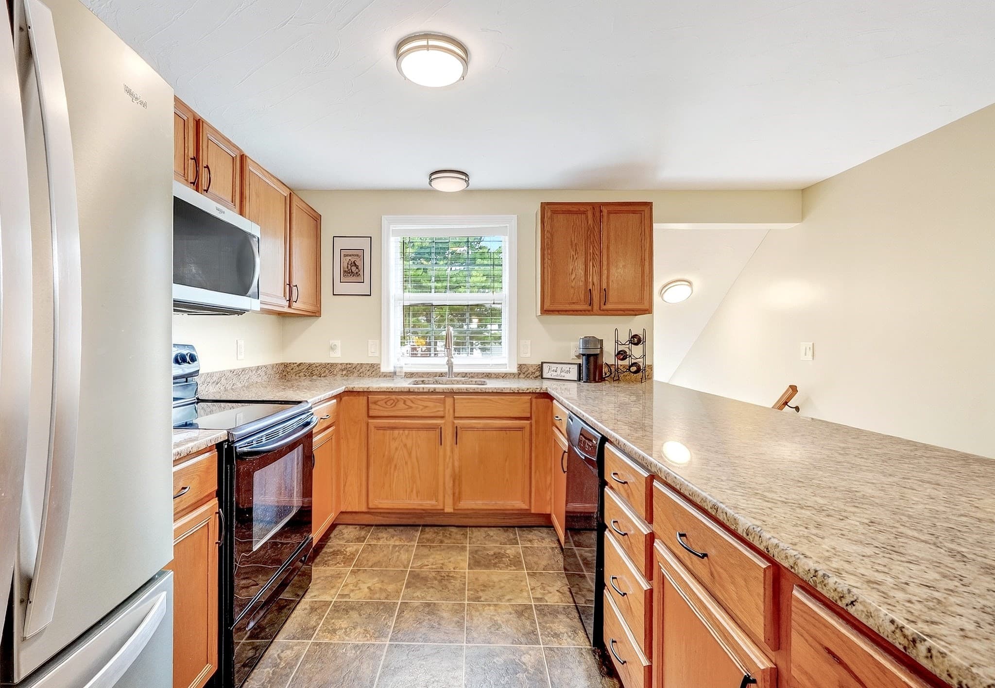 Condominium at 51 Berrington Rd # 51, Leominster MA 01453, Leominster, photo 4 of 40