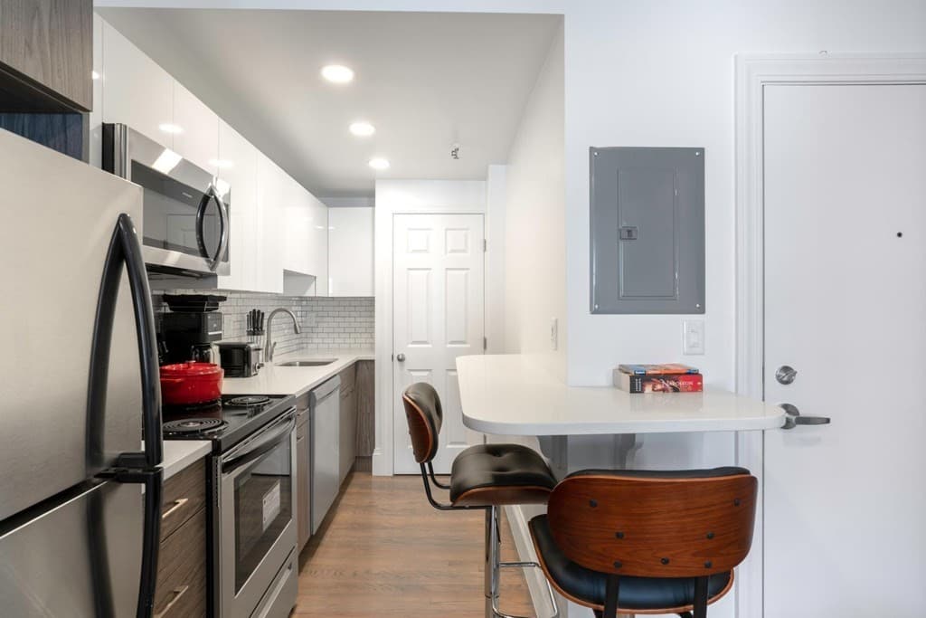 5+ Family - 5+ Units Up/Down at 503 Beacon Street, Boston MA 02215, Boston, photo 5 of 6
