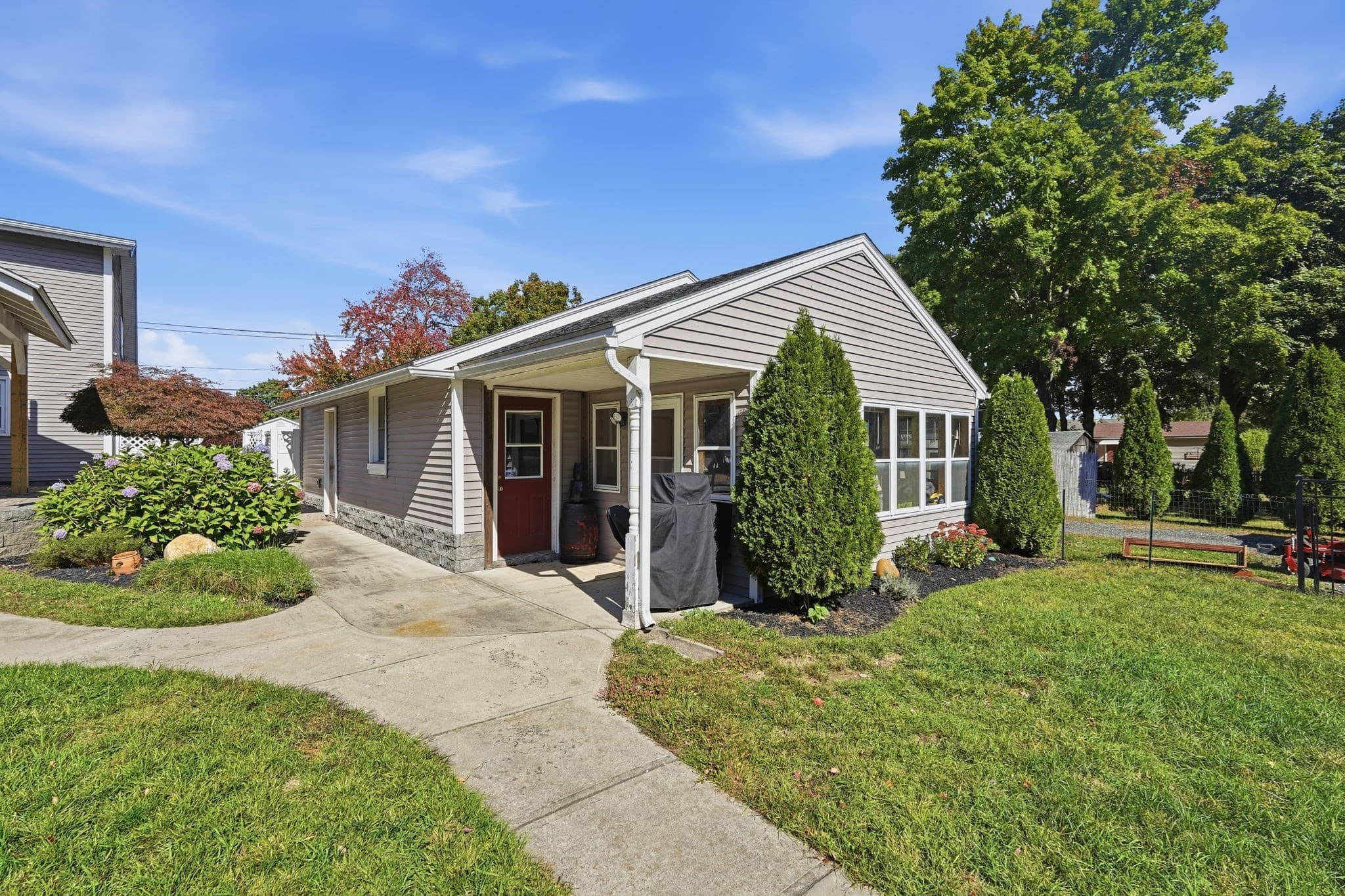 Single Family Residence at 681 Mill St, Agawam MA 01030, photo 13 of 41