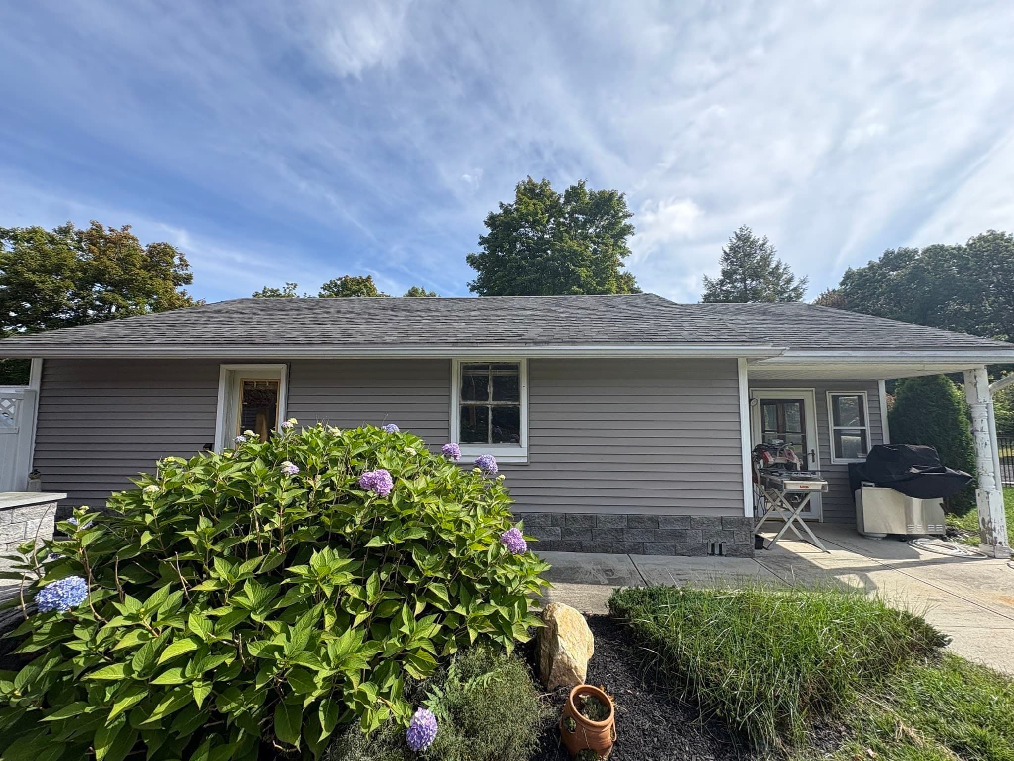 Single Family Residence at 681 Mill St, Agawam MA 01030, Agawam, photo 3 of 12