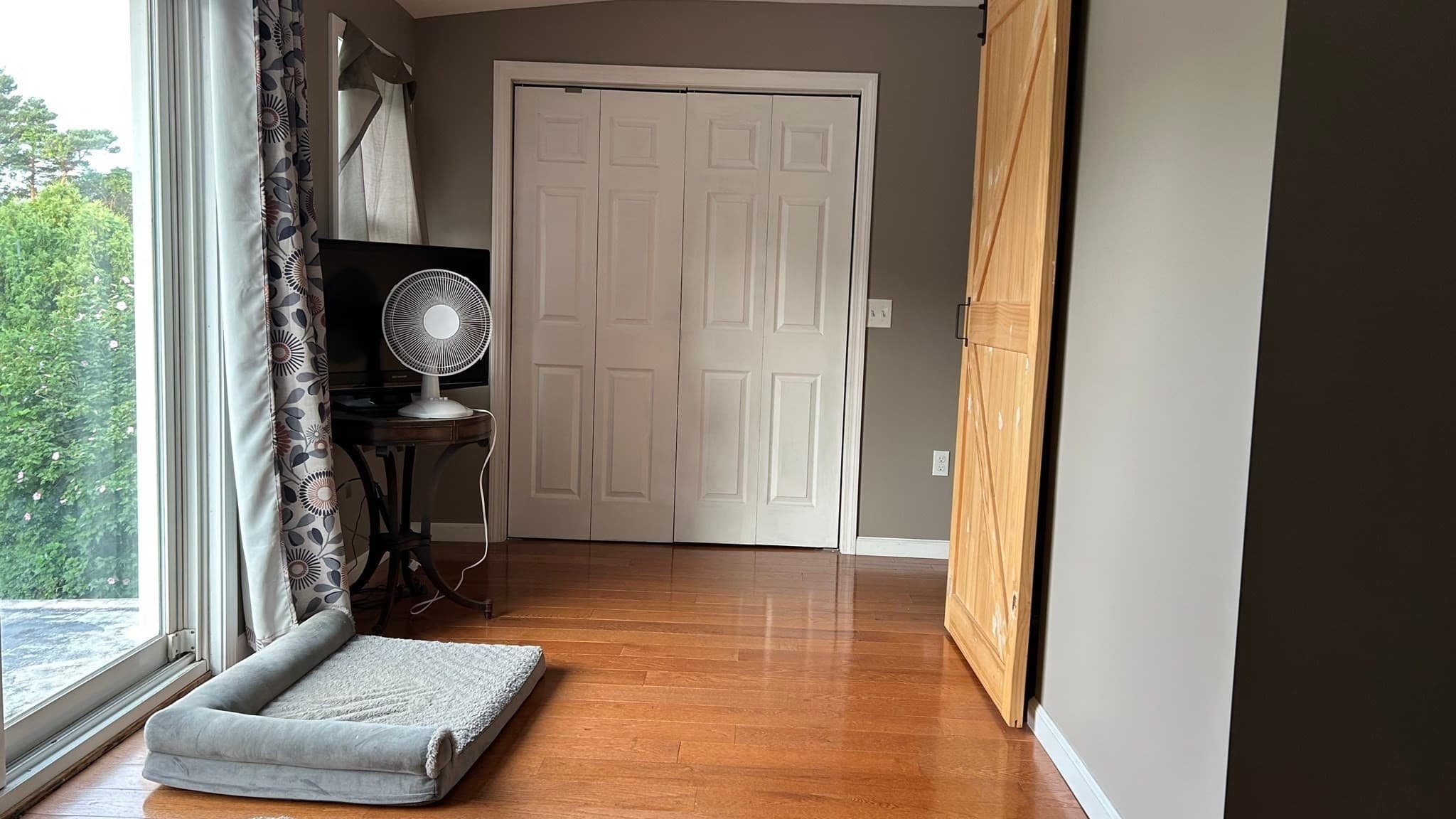 Single Family Residence at 681 Mill St, Agawam MA 01030, Agawam, photo 10 of 12