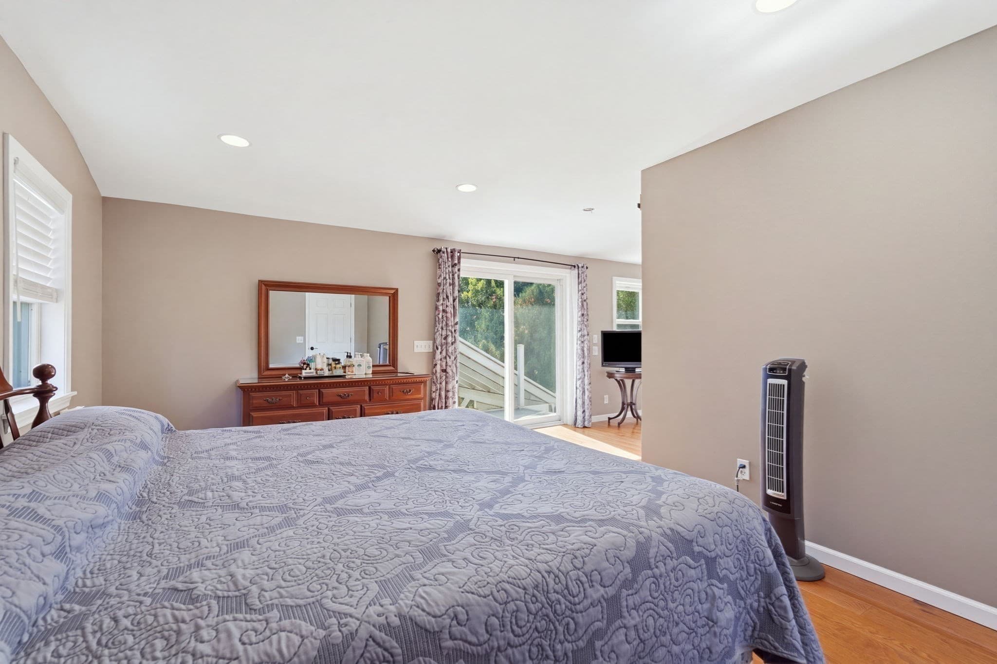 Single Family Residence at 681 Mill St, Agawam MA 01030, photo 35 of 41
