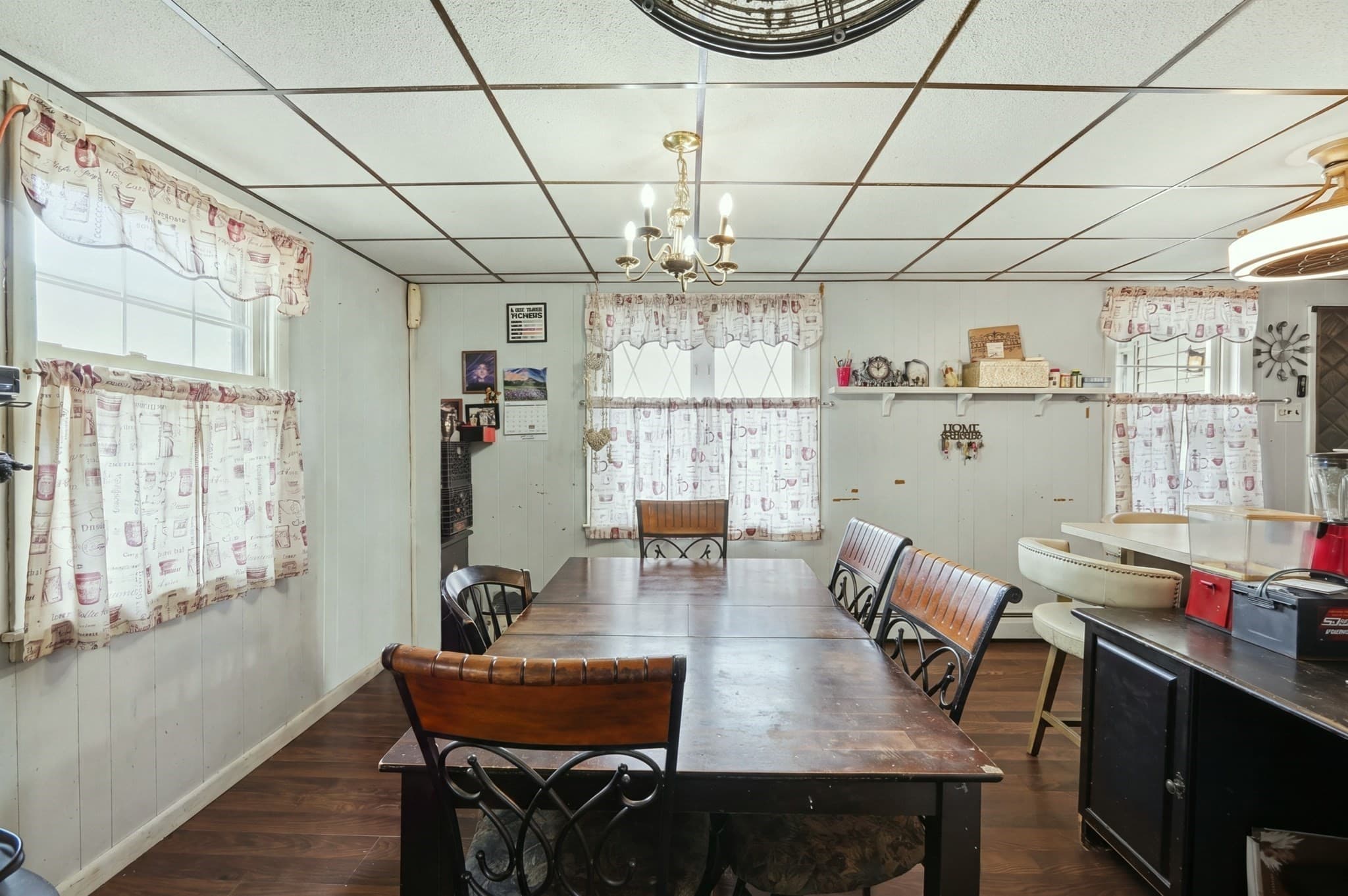 Single Family Residence at 10 Mildred Ave, Worcester MA 01603, Worcester, photo 6 of 30