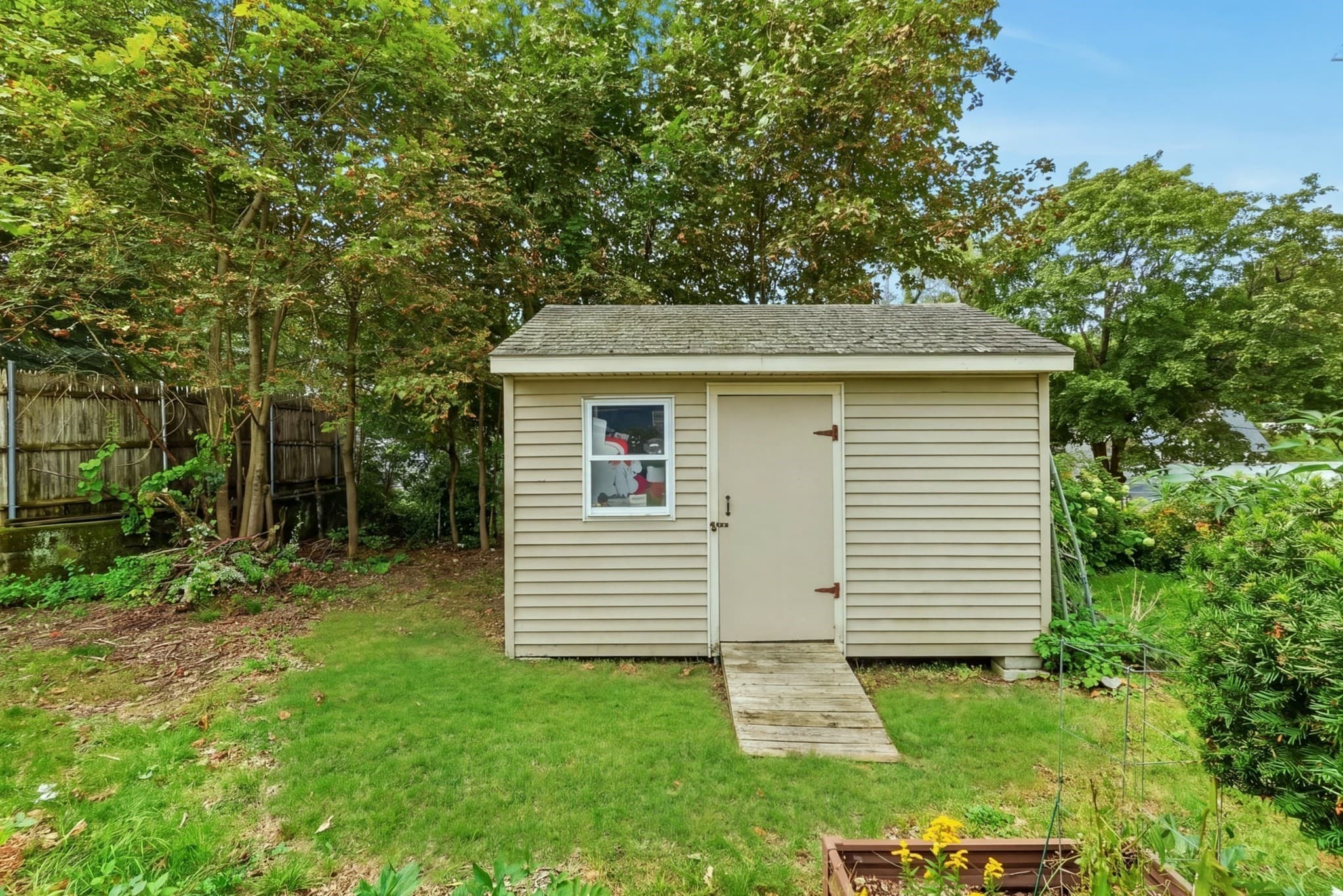 Single Family Residence at 10 Mildred Ave, Worcester MA 01603, Worcester, photo 22 of 30