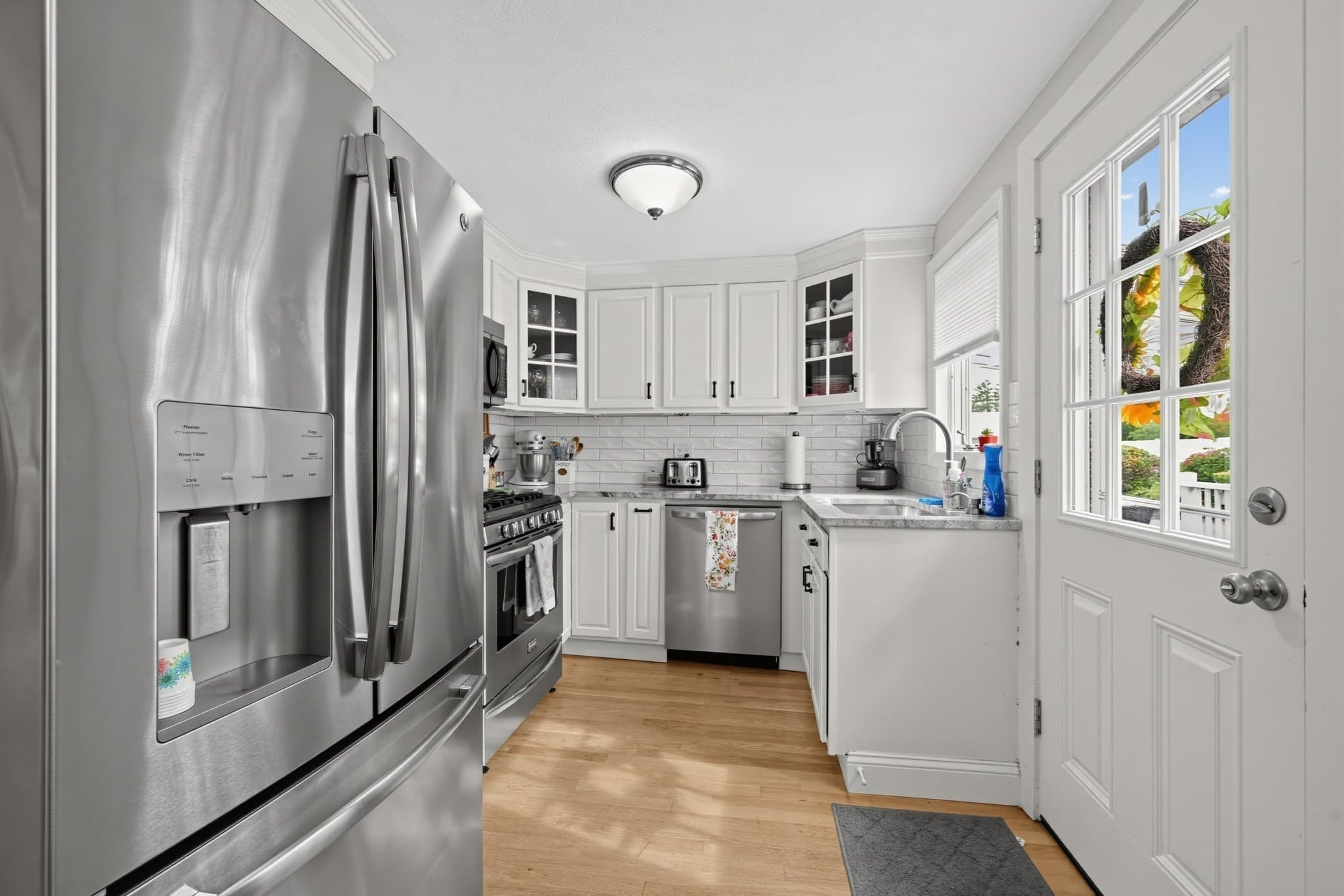 Single Family Residence at 14 Laurel St, Taunton MA 02780, Taunton, photo 2 of 39