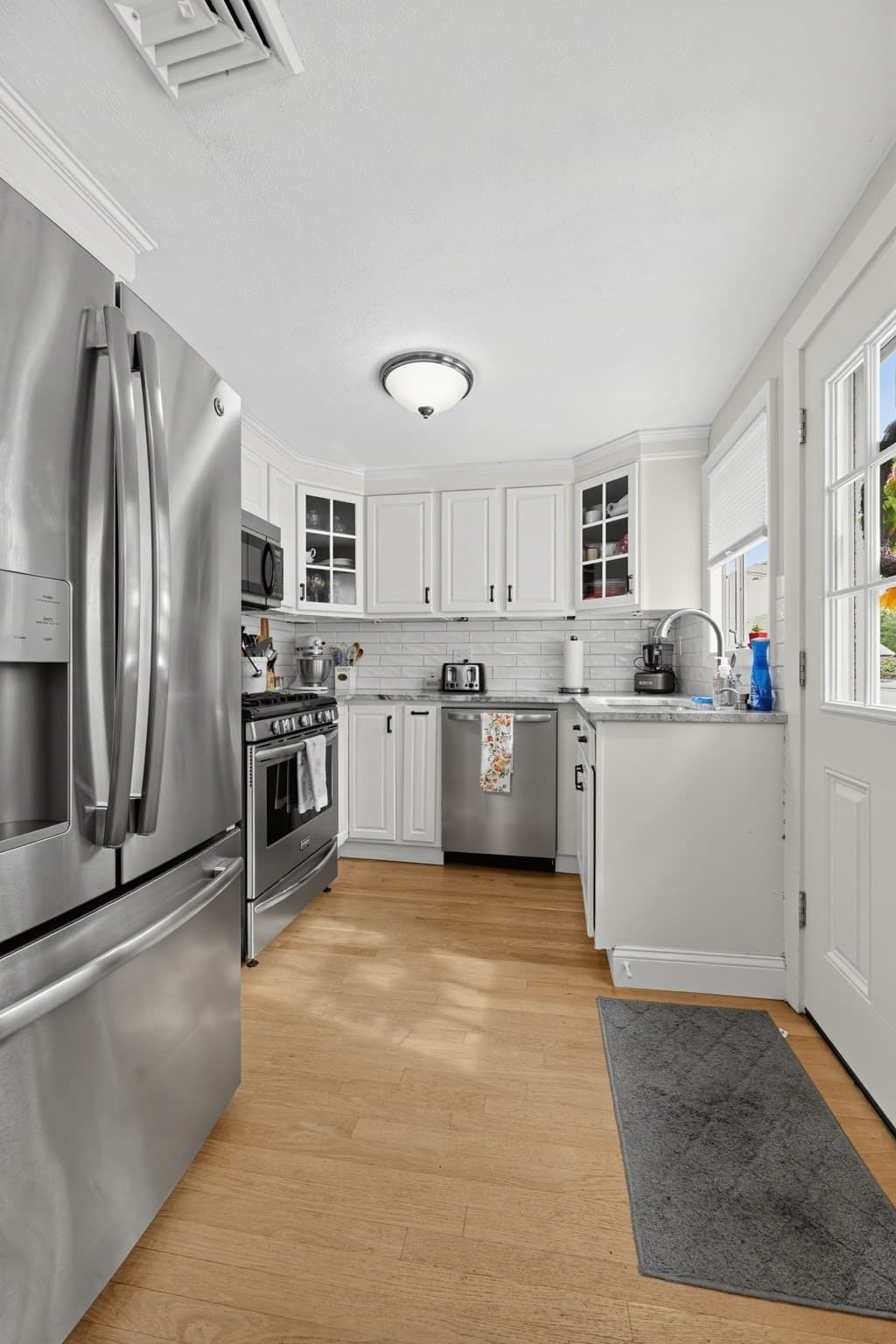 Single Family Residence at 14 Laurel St, Taunton MA 02780, Taunton, photo 3 of 39