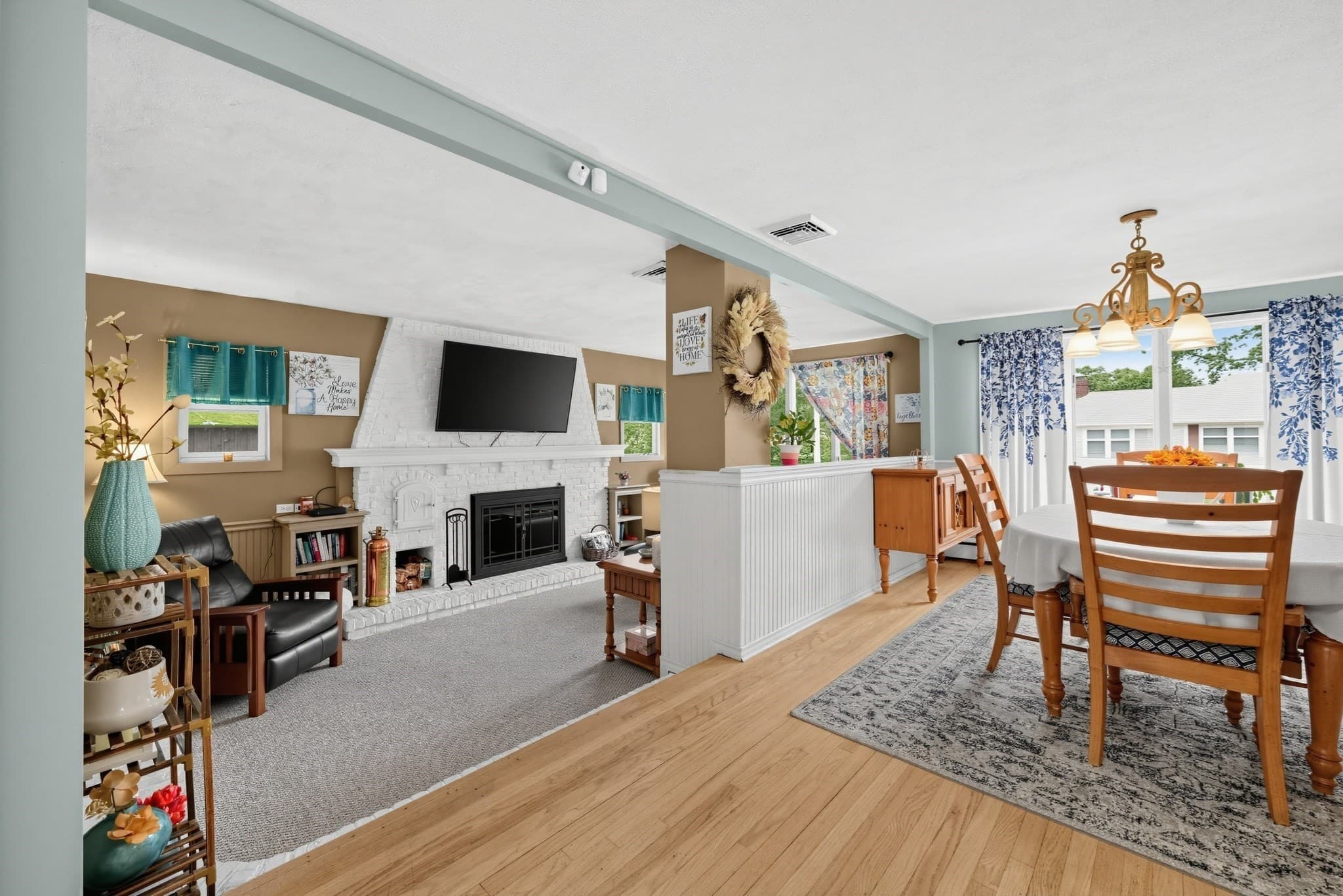 Single Family Residence at 14 Laurel St, Taunton MA 02780, Taunton, photo 5 of 39