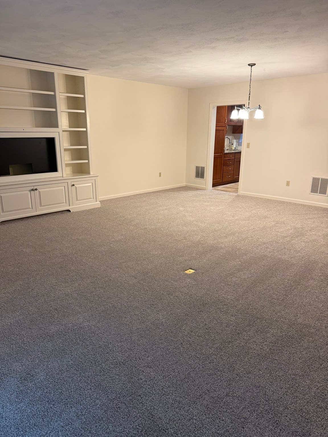 Condominium at 15 Stallbrook Rd # 15, Milford MA 01757, Milford, photo 4 of 24