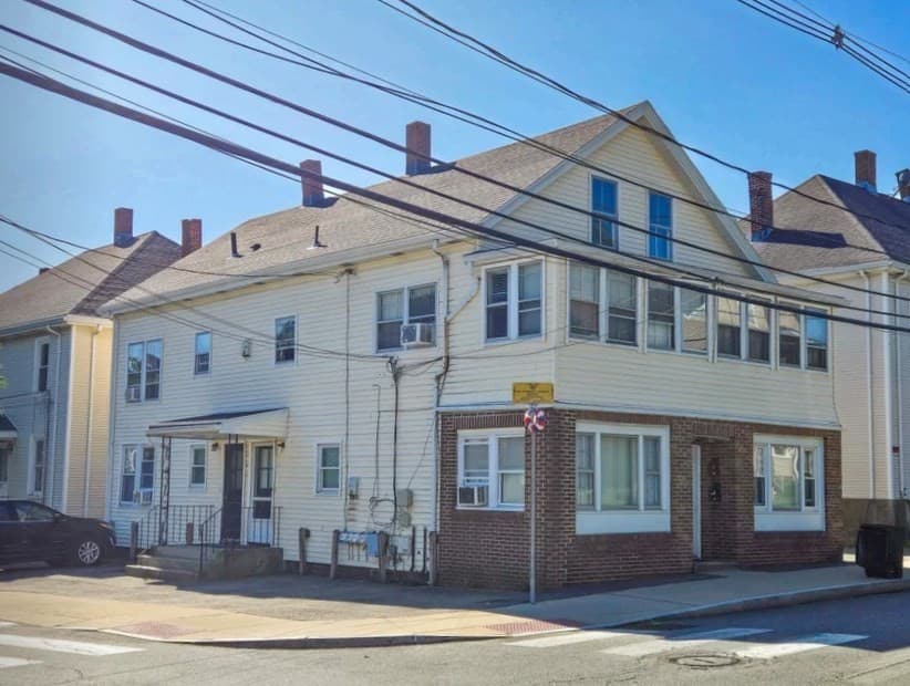 4 Family at 30 Cedar St, Waltham MA 02453, Waltham, photo 2 of 12