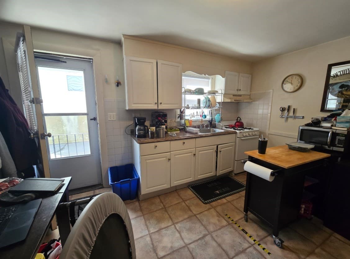 4 Family at 30 Cedar St, Waltham MA 02453, Waltham, photo 6 of 12
