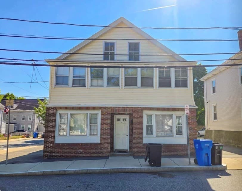 30 Cedar St, Waltham MA 02453