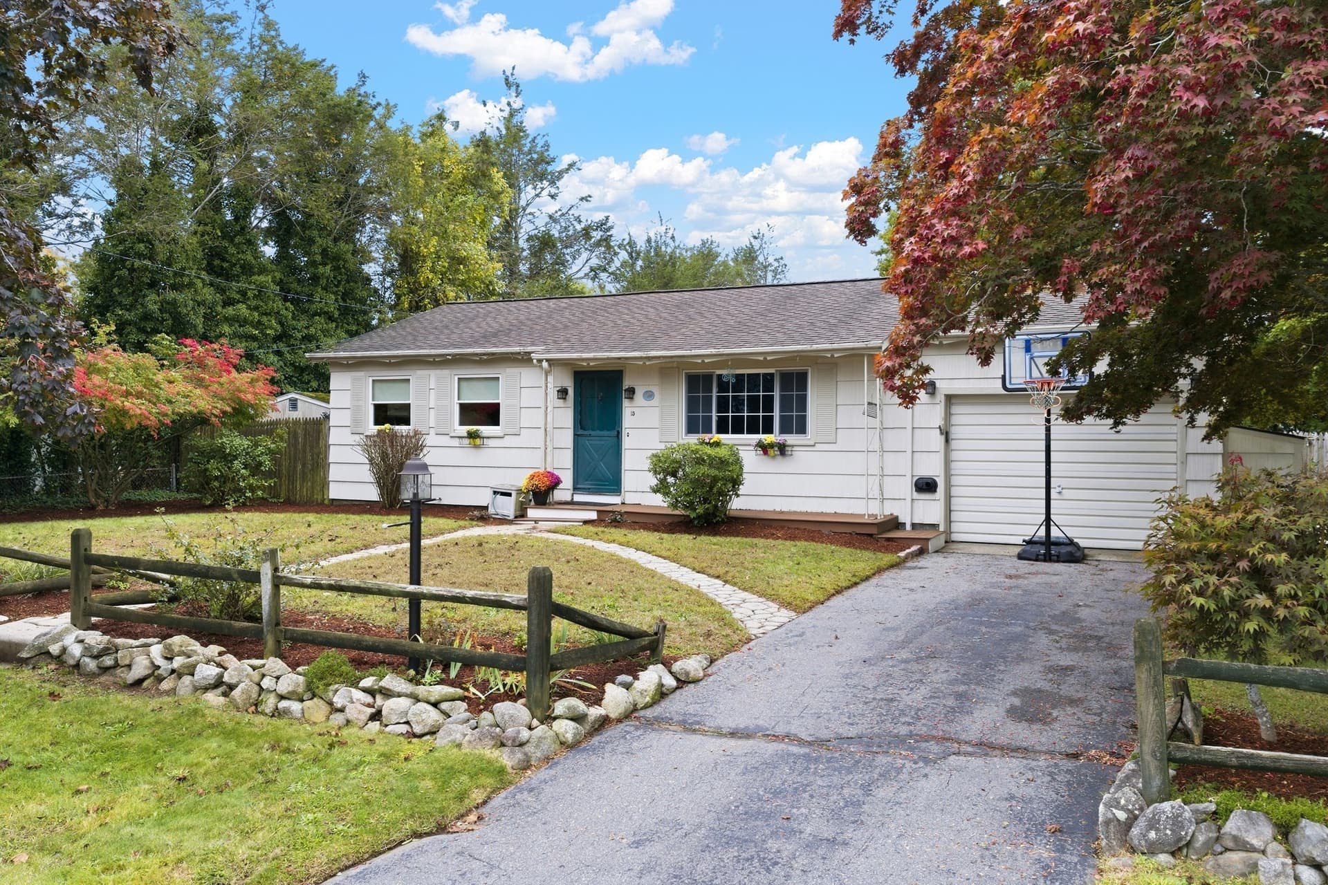 15 Plante St, New Bedford MA 02745