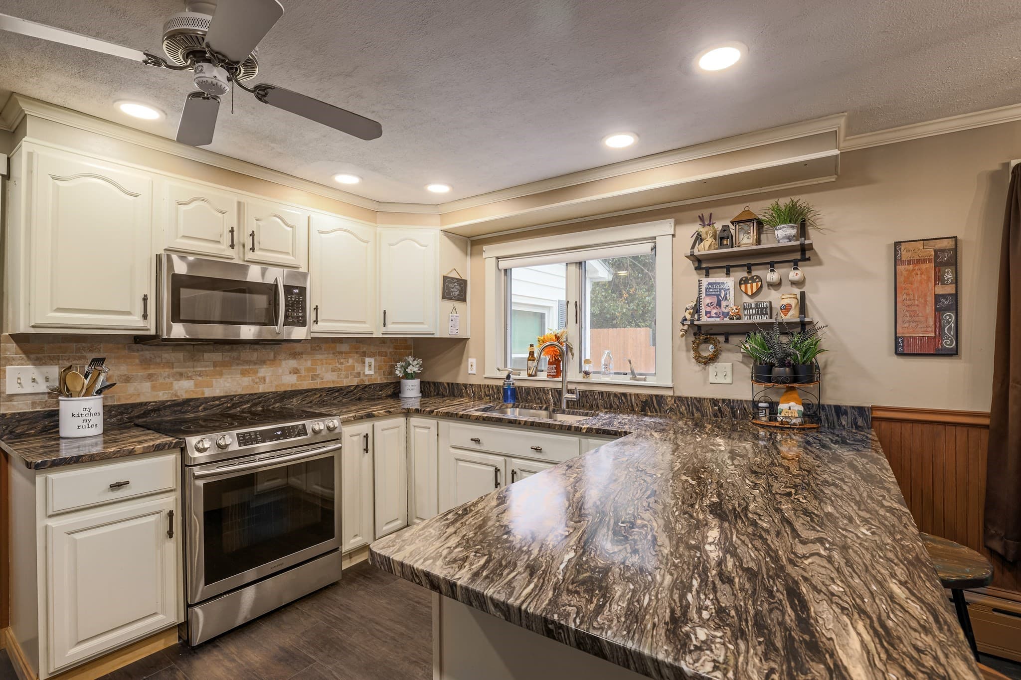 Single Family Residence at 14 Summit Ter, North Brookfield MA 01535, North Brookfield, photo 11 of 40