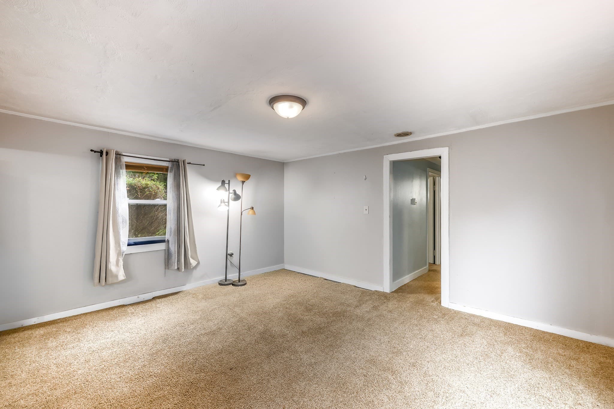 Single Family Residence at 43 Mashapaug Rd, Holland MA 01521, photo 23 of 41
