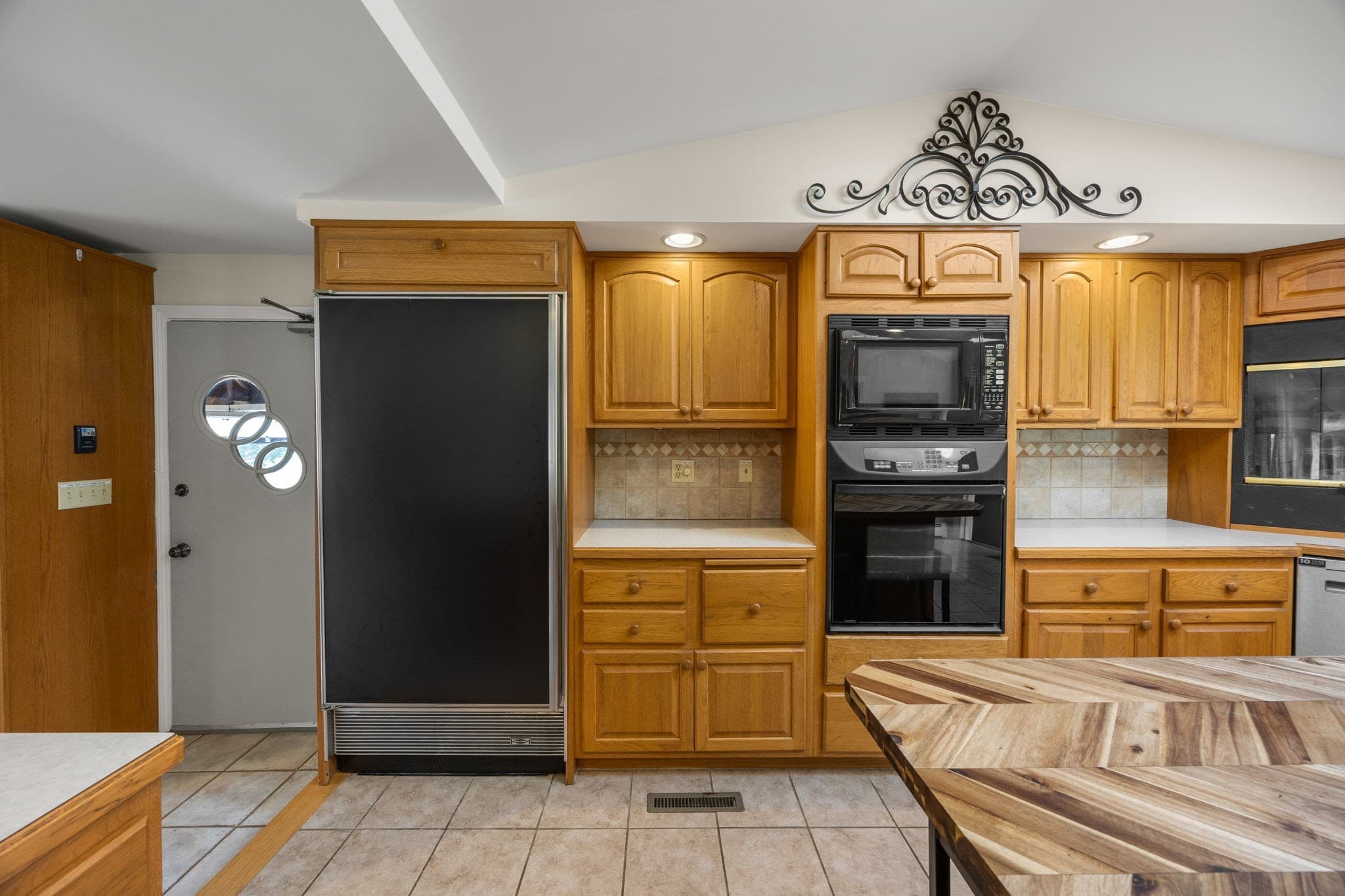 Single Family Residence at 171 Gifford Rd, Westport MA 02790, Westport, photo 13 of 42