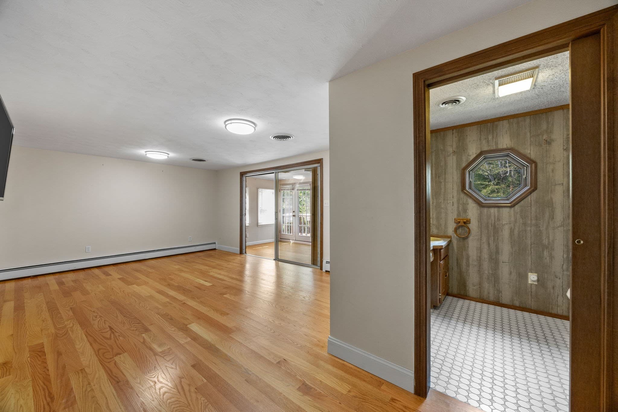 Single Family Residence at 171 Gifford Rd, Westport MA 02790, Westport, photo 28 of 42