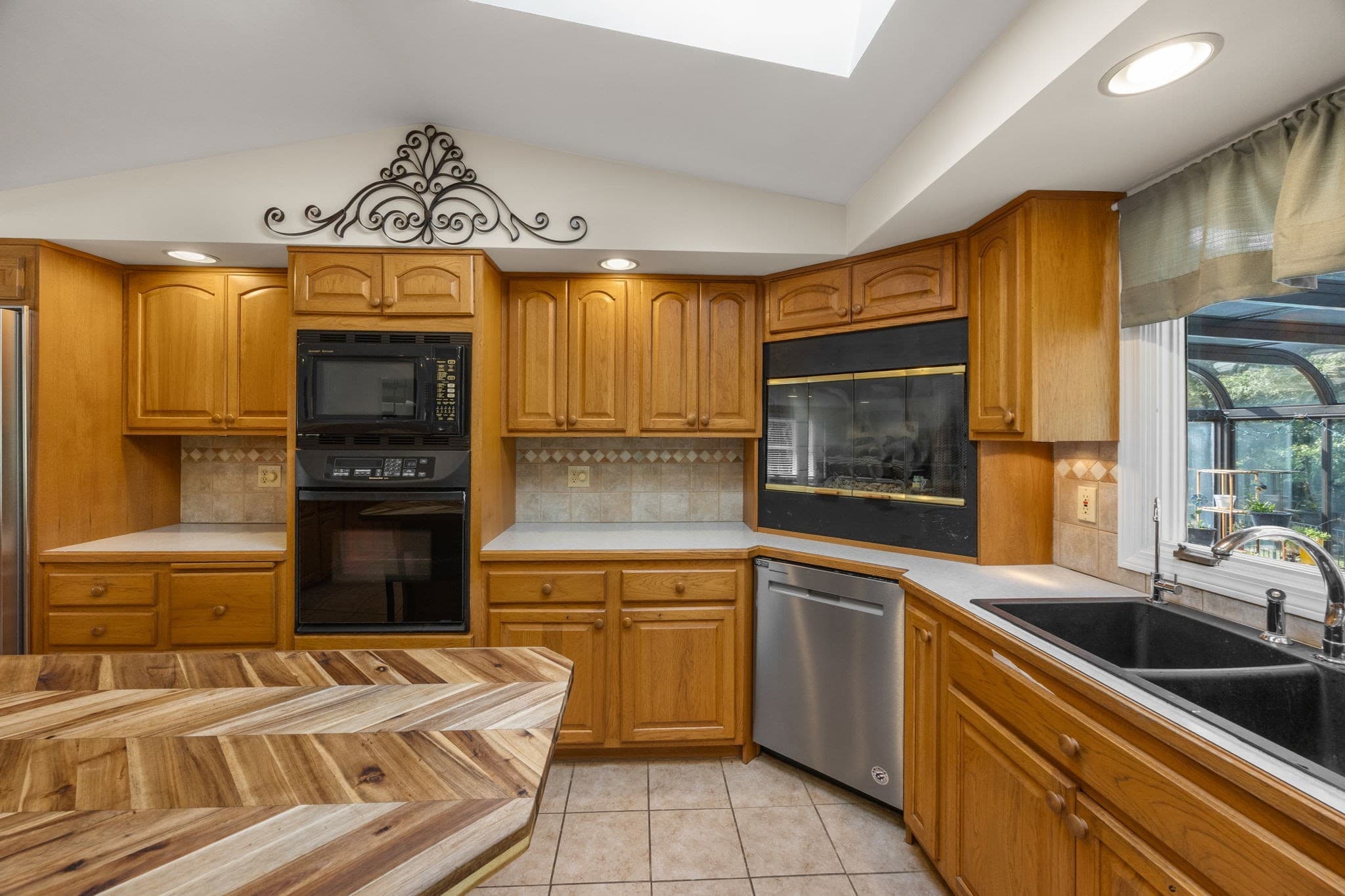 Single Family Residence at 171 Gifford Rd, Westport MA 02790, Westport, photo 11 of 42