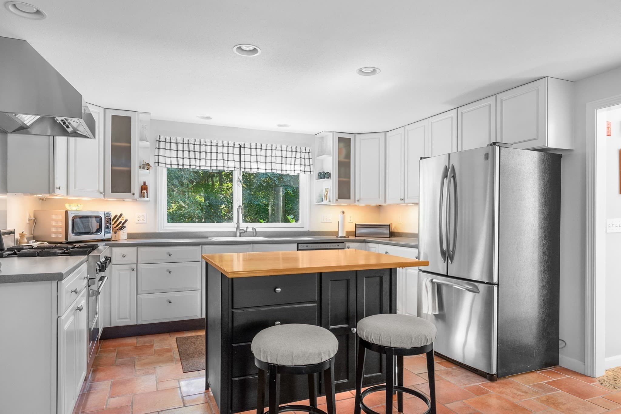 Single Family Residence at 70 Acre Hill Rd, Barnstable MA 02630, Barnstable, photo 13 of 42