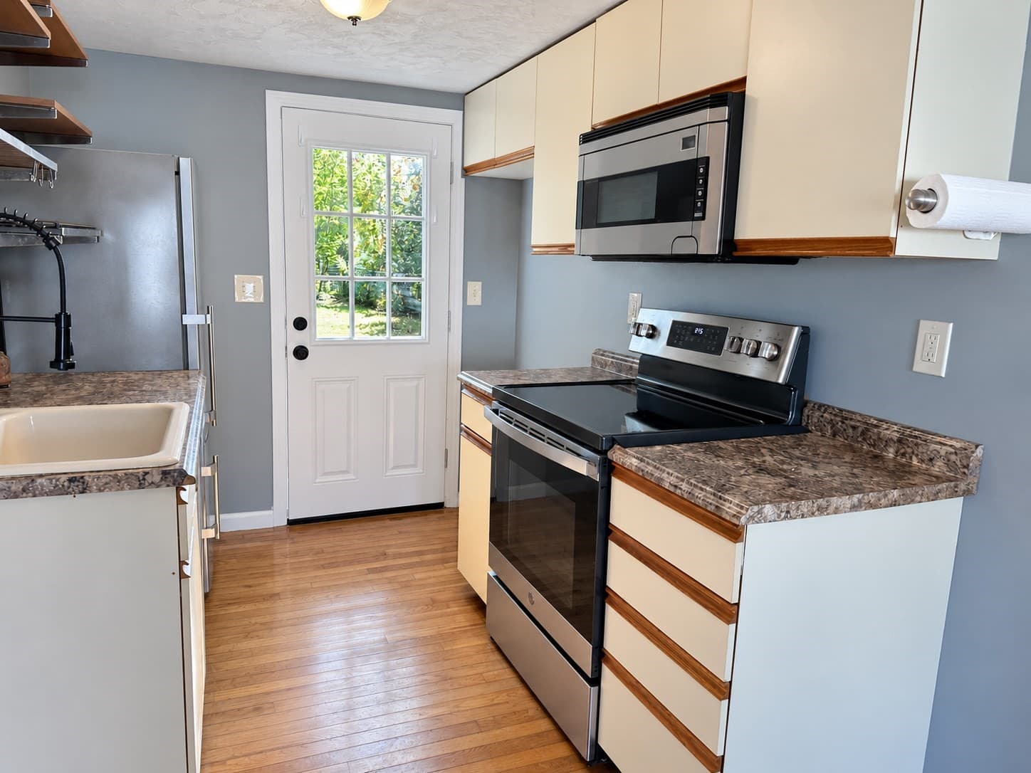 Single Family Residence at 7 Myers St, Uxbridge MA 01569, Uxbridge, photo 6 of 21