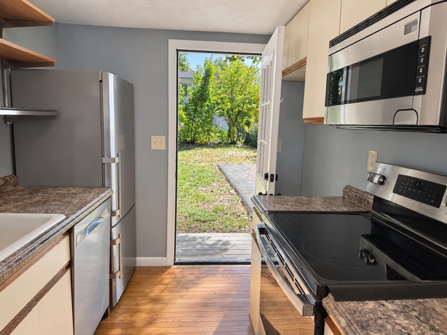 Single Family Residence at 7 Myers St, Uxbridge MA 01569, Uxbridge, photo 7 of 21