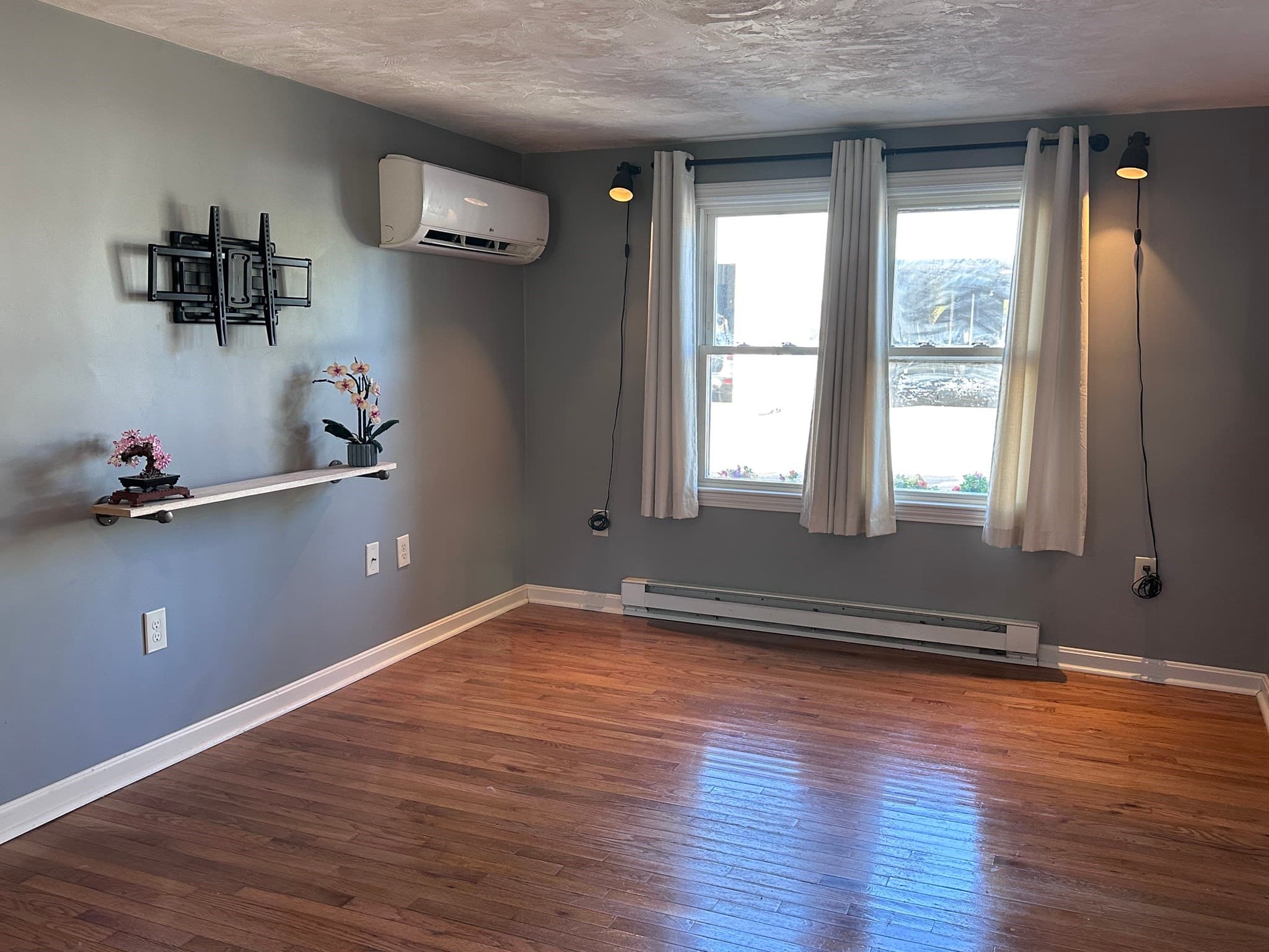 Single Family Residence at 7 Myers St, Uxbridge MA 01569, Uxbridge, photo 5 of 21