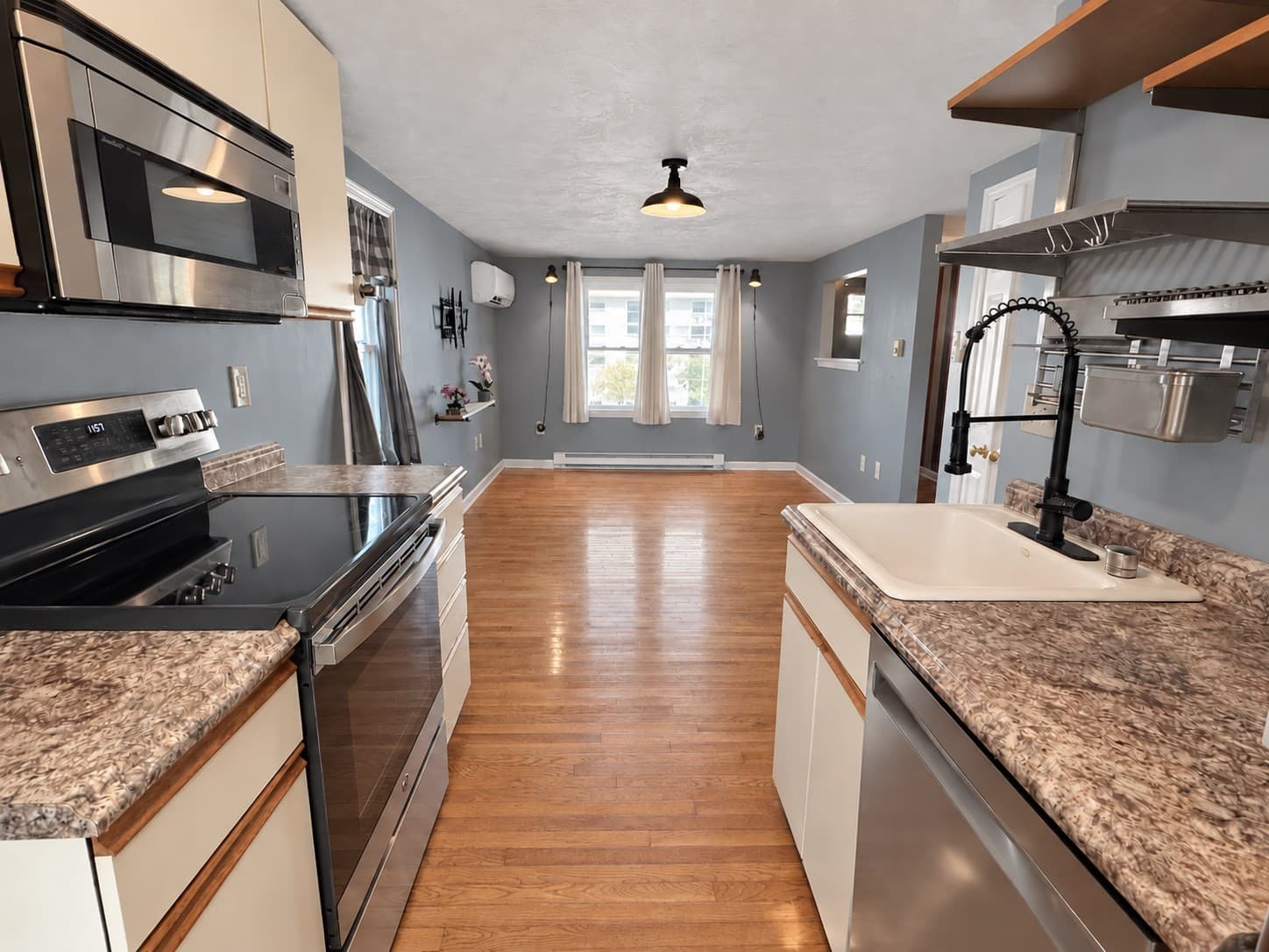 Single Family Residence at 7 Myers St, Uxbridge MA 01569, Uxbridge, photo 4 of 21