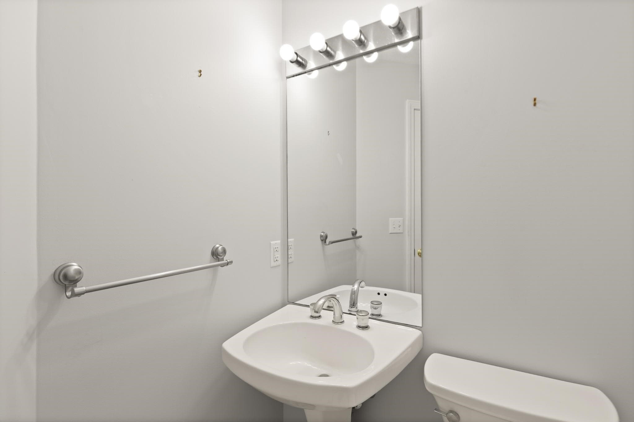 Condominium at 142 Cannon Forge Dr # 142, Foxboro MA 02035, Foxboro, photo 23 of 33